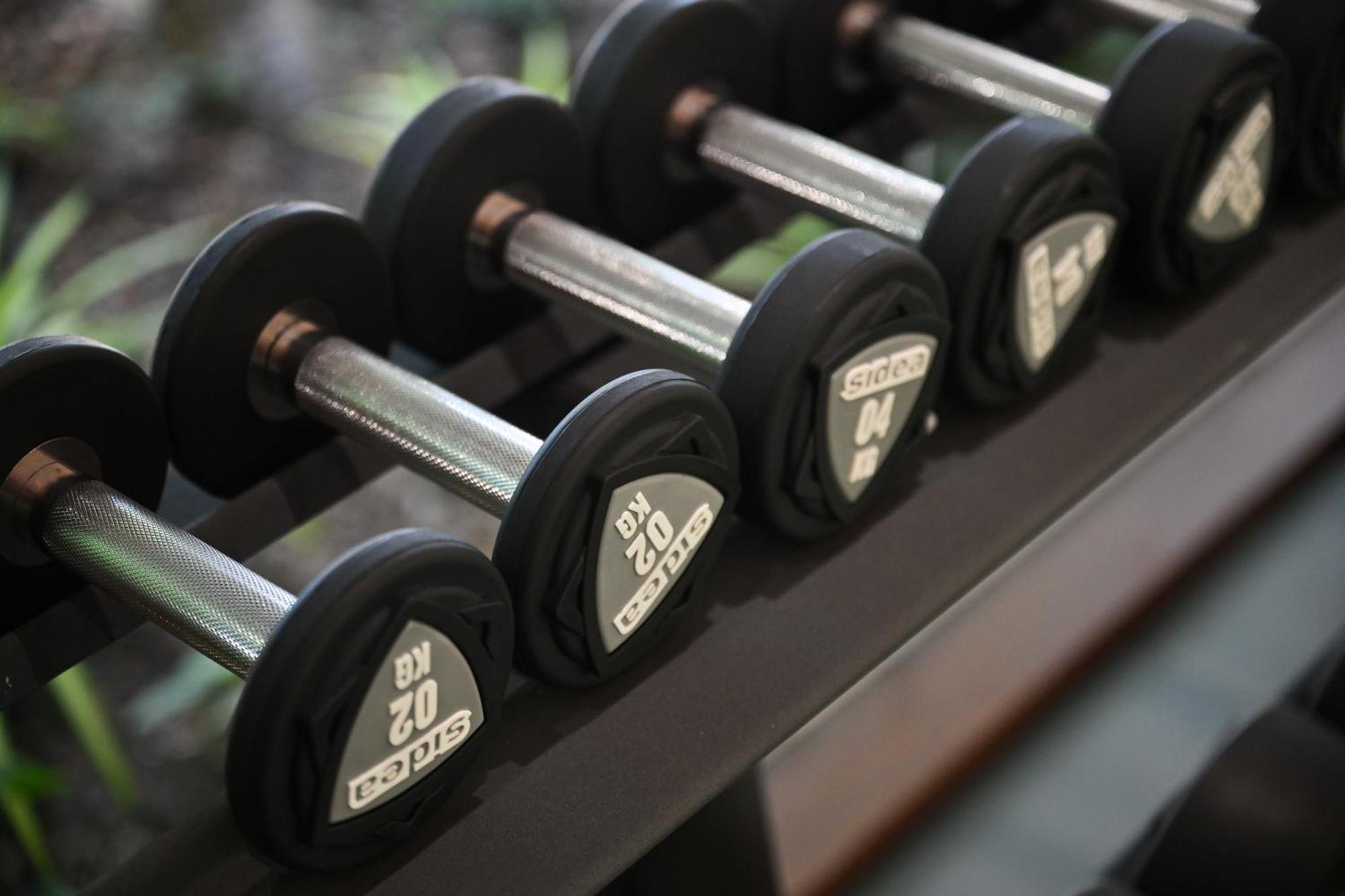 Hotel Barcelo Coconut Island, Phuket Extérieur photo Dumbbells on a rack