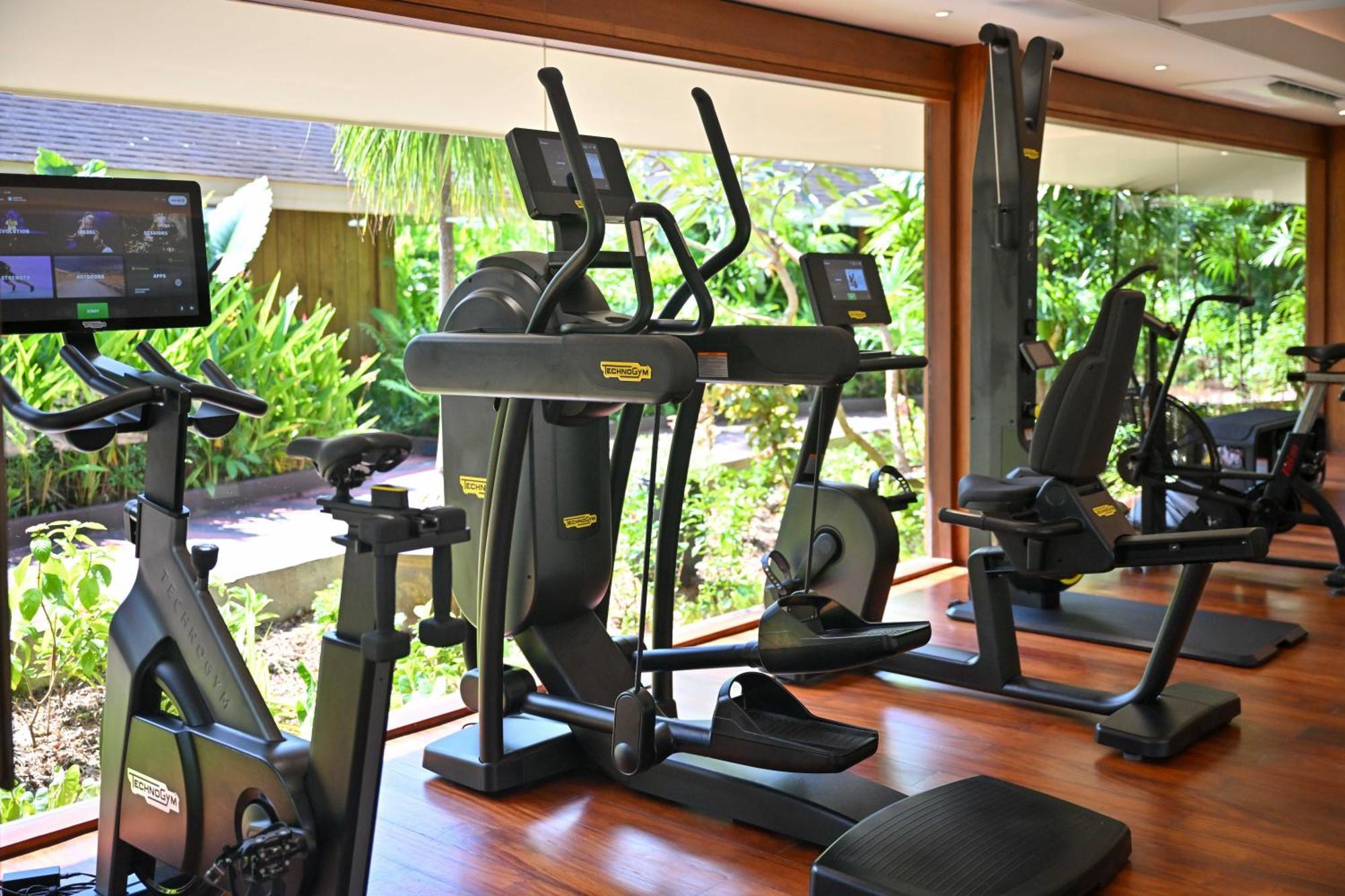 Hotel Barcelo Coconut Island, Phuket Extérieur photo Elliptical cross trainer