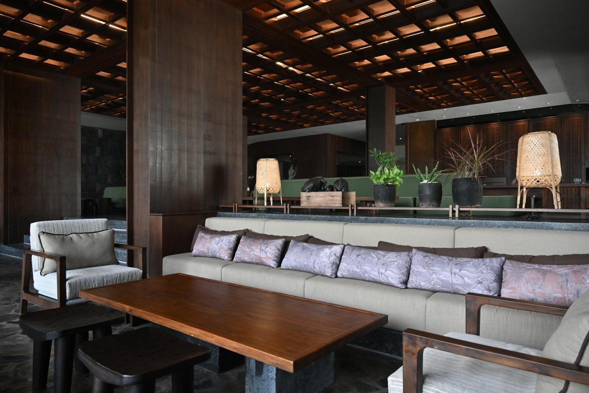 Hotel Barcelo Coconut Island, Phuket Extérieur photo The lobby of the hotel