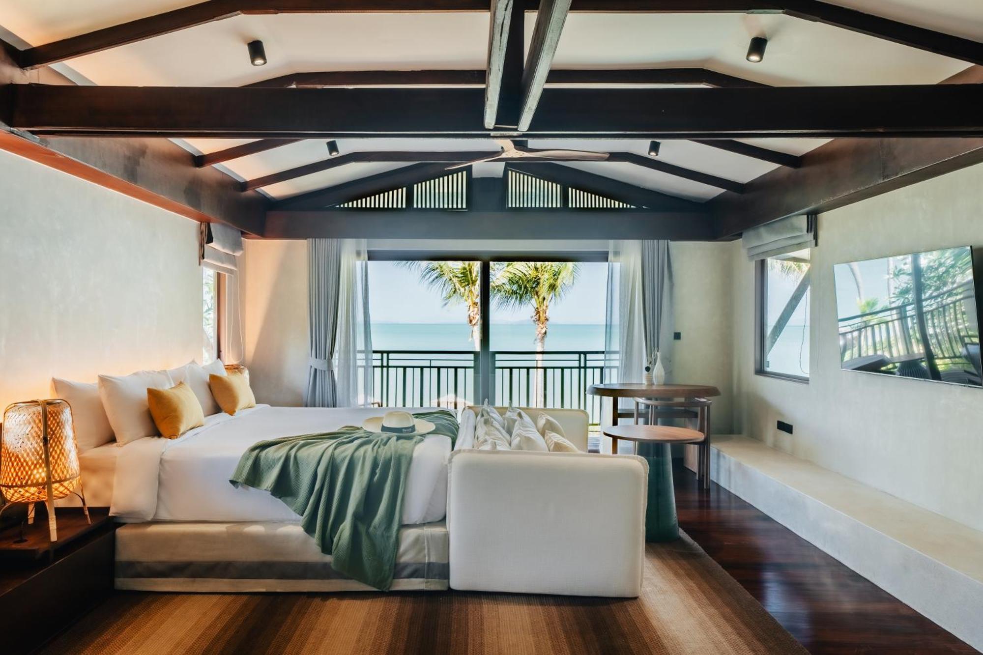 Hotel Barcelo Coconut Island, Phuket Extérieur photo A bedroom at the resort