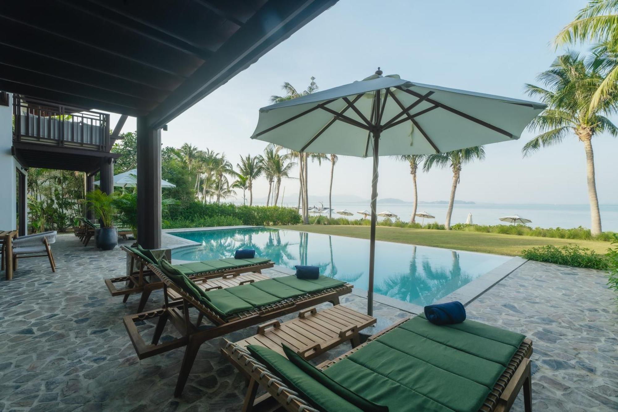 Hotel Barcelo Coconut Island, Phuket Extérieur photo The swimming pool at the resort