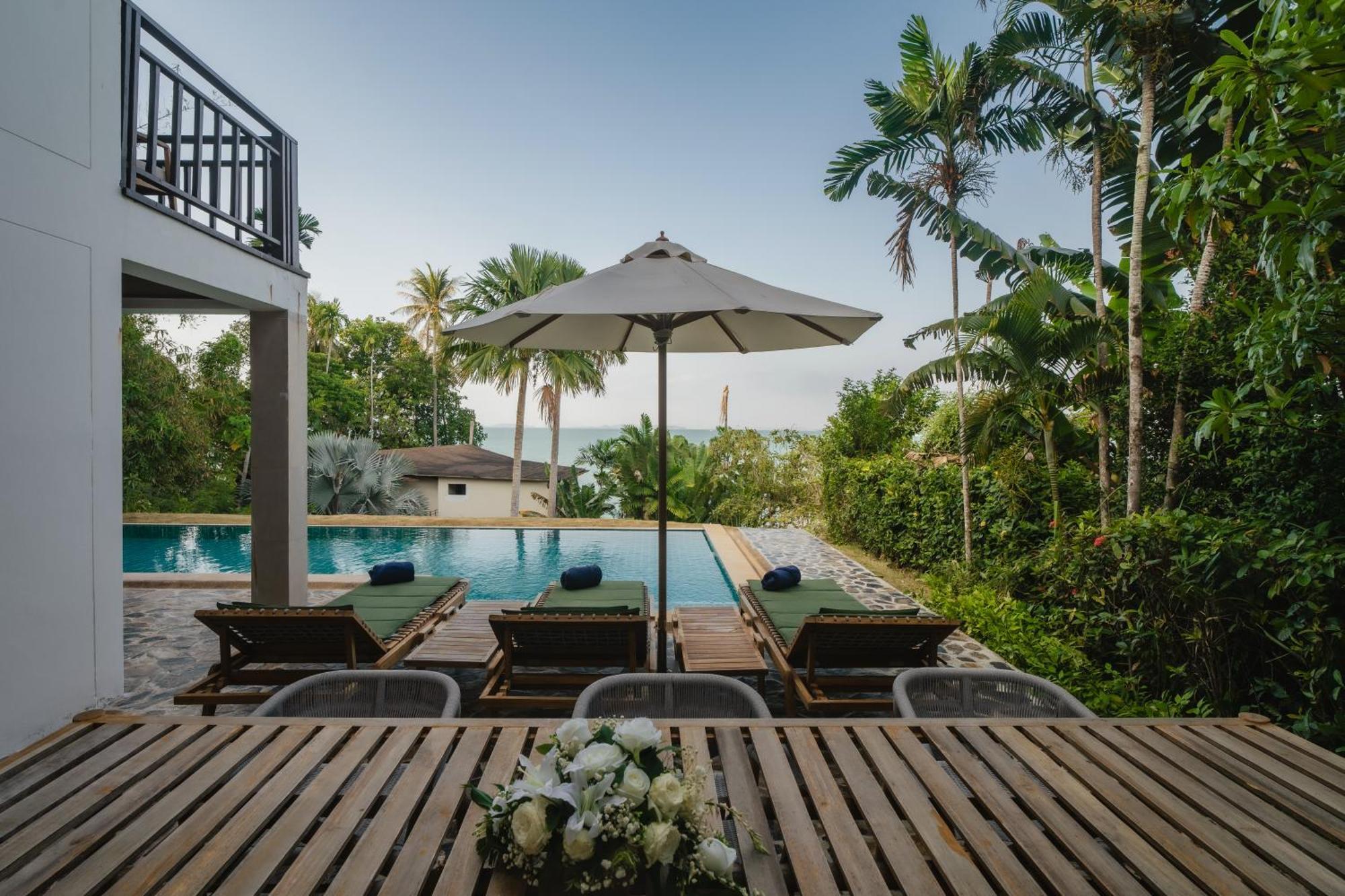 Hotel Barcelo Coconut Island, Phuket Extérieur photo Villa at the resort